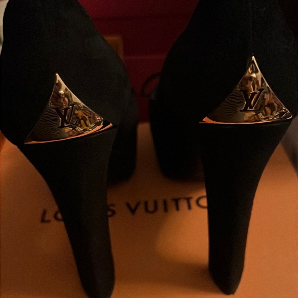 Suede peep toe good condition box not included